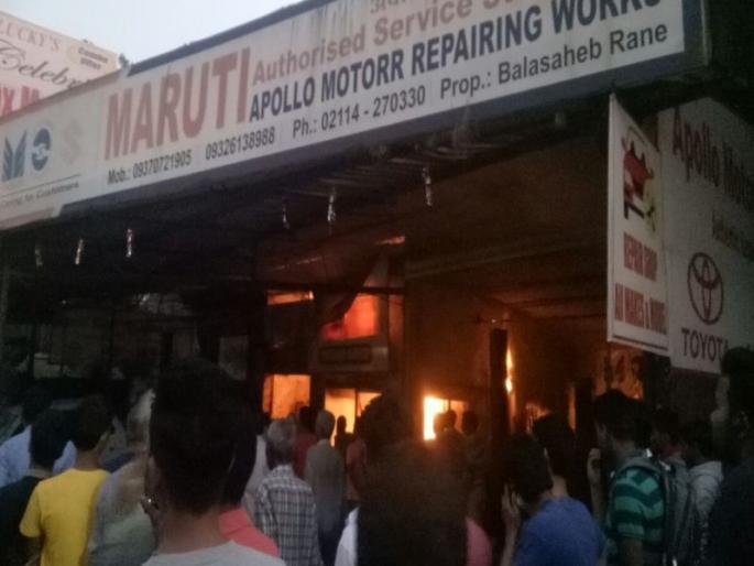 Apollo Garage fire on fire, workshap fire on Mumbai-Pune highway | मुंबई-पुणे महामार्गावर अपोलो गॅरेजला लागली आग, वर्कशाॅप जळून खाक Apollo Garage fire on fire, workshap fire on Mumbai-Pune highway | मुंबई-पुणे महामार्गावर अपोलो गॅरेजला लागली आग, वर्कशाॅप जळून खाक