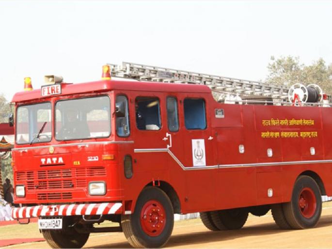Finally justice to the real heroes as 26 fire fighters were felicitated by government | अखेर जीवाची बाजी लावणाऱ्या हिराेंना न्याय; २६ अग्निशमन जवानांचा केला सत्कार Finally justice to the real heroes as 26 fire fighters were felicitated by government | अखेर जीवाची बाजी लावणाऱ्या हिराेंना न्याय; २६ अग्निशमन जवानांचा केला सत्कार