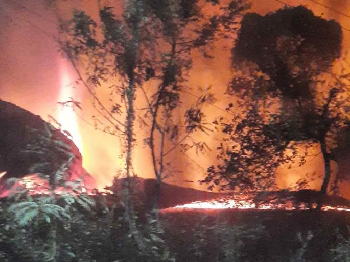 Massive fire breaks out in Dahanu warehouse at midnight, thousands of quintals of rice burnt | डहाणूमध्ये गोदामाला मध्यरात्री भीषण आग, हजारो क्विंटल भात जळून खाक Massive fire breaks out in Dahanu warehouse at midnight, thousands of quintals of rice burnt | डहाणूमध्ये गोदामाला मध्यरात्री भीषण आग, हजारो क्विंटल भात जळून खाक