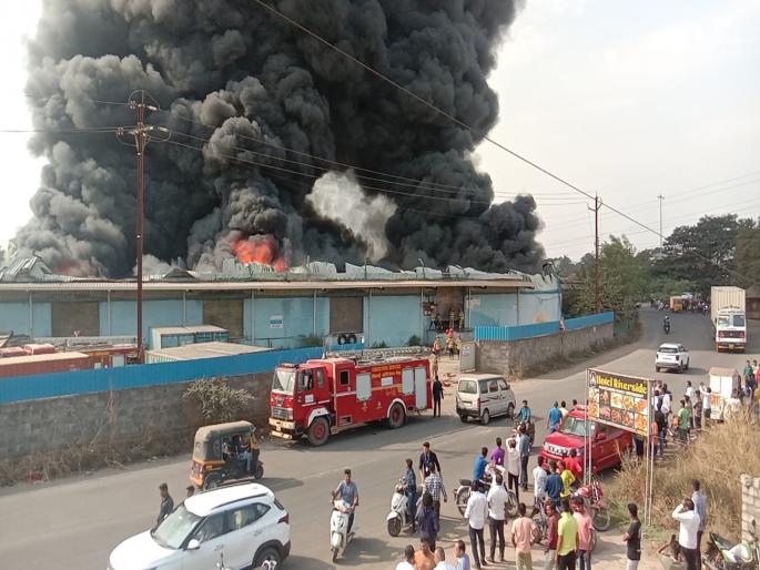 A warehouse set on fire to digest stolen betel nuts police solved the crime | चोरलेली सुपारी पचवण्यासाठी पेटवले वेअरहाऊस; पोलिसांनी केला गुन्ह्याचा उलगडा A warehouse set on fire to digest stolen betel nuts police solved the crime | चोरलेली सुपारी पचवण्यासाठी पेटवले वेअरहाऊस; पोलिसांनी केला गुन्ह्याचा उलगडा