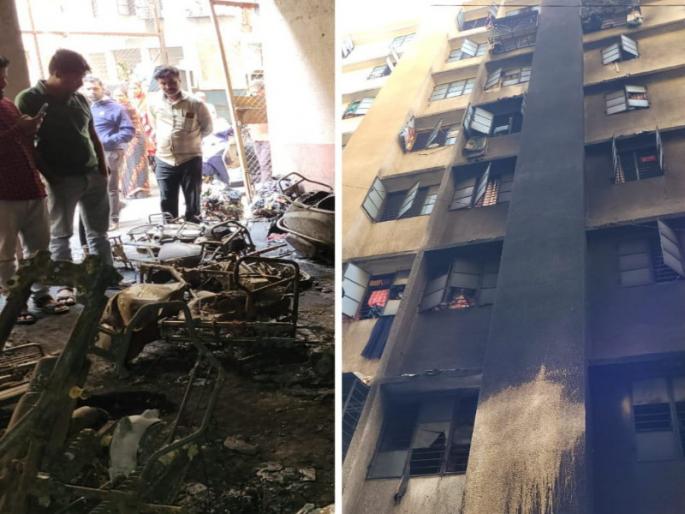 Twenty cars were gutted by fire in Vitthal Nagar Colony Police are investigating the cause of the fire | विठ्ठल नगर वसाहतीत आग लागून वीस गाड्या जळून खाक; आगीच्या कारणाचा पोलीस घेतायेत शोध Twenty cars were gutted by fire in Vitthal Nagar Colony Police are investigating the cause of the fire | विठ्ठल नगर वसाहतीत आग लागून वीस गाड्या जळून खाक; आगीच्या कारणाचा पोलीस घेतायेत शोध