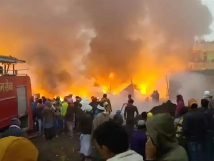 fire broke out at a scrap godown in patna, bihar; see the photo | स्क्रॅपच्या गोडाऊनला भीषण आग; फोटो पाहूनच समजेल रौद्ररुप fire broke out at a scrap godown in patna, bihar; see the photo | स्क्रॅपच्या गोडाऊनला भीषण आग; फोटो पाहूनच समजेल रौद्ररुप