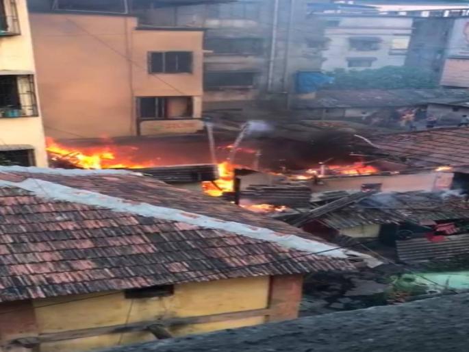Two fire incidents took place in Kalyan East area on the same day | कल्याण पूर्व भागात एकाच दिवशी आगीच्या दोन घटना Two fire incidents took place in Kalyan East area on the same day | कल्याण पूर्व भागात एकाच दिवशी आगीच्या दोन घटना