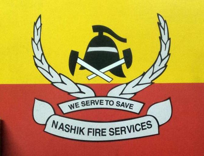 The night passed in the pit: the survivors of the fire extinguished the alert of the firefighters | रात्र काढली खड्ड्यात: अग्निशामक दलाच्या सतर्कतेमुळे वाचले वयोवृध्दाचे प्राण