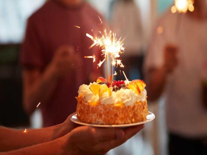 10 year old boy suffers from serious burn injuries after a sparkling candle explodes on him as birthday party in bramhapuri | बापरे ! बर्थडे कॅन्डलचा हातातच स्फोट; १० वर्षीय मुलाचा गाल छिन्नविछिन्न 10 year old boy suffers from serious burn injuries after a sparkling candle explodes on him as birthday party in bramhapuri | बापरे ! बर्थडे कॅन्डलचा हातातच स्फोट; १० वर्षीय मुलाचा गाल छिन्नविछिन्न