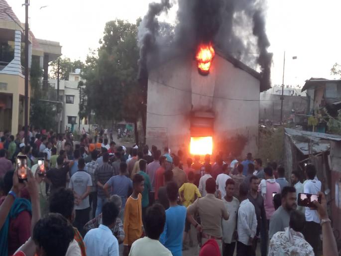 Massive fire to plastic godown in Khamgaon, loss of lakhs of rupees | खामगावातील प्लास्टीक गोदामाला भीषण आग, लक्षावधी रूपयांची हानी