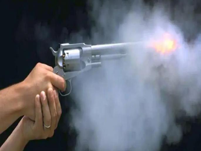 four people forced the complainant to the ground and shot him with a single bore gun In Bhawanwadi satara | Satara Crime: भवानवाडीत भांडणातून गोळीबार; फिर्यादीने चपळाई केली अन् बंदूक वर ढकलून गोळी चुकवली four people forced the complainant to the ground and shot him with a single bore gun In Bhawanwadi satara | Satara Crime: भवानवाडीत भांडणातून गोळीबार; फिर्यादीने चपळाई केली अन् बंदूक वर ढकलून गोळी चुकवली