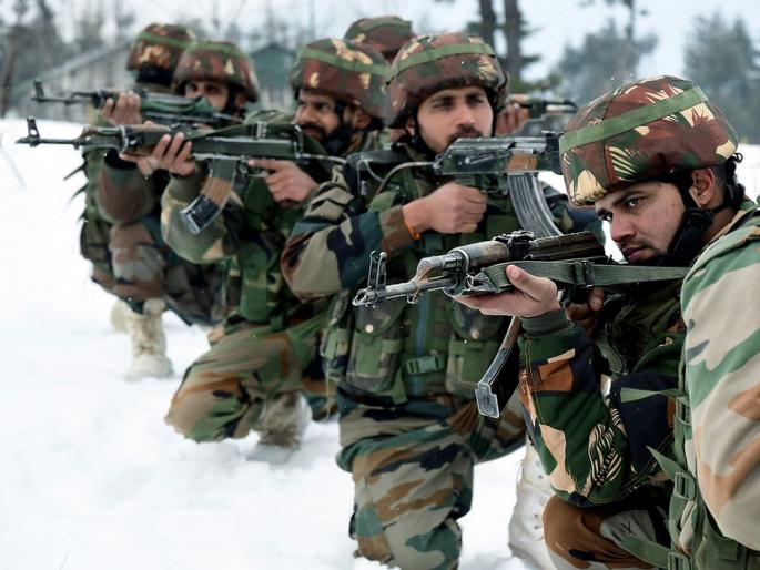 Complete freedom of the military to make peace with China | India China FaceOff: चीनला अद्दल घडविण्याचे सैन्यदलांना पूर्ण स्वातंत्र्य; प्रसंगी सीमेवर गोळीबाराचीही मुभा Complete freedom of the military to make peace with China | India China FaceOff: चीनला अद्दल घडविण्याचे सैन्यदलांना पूर्ण स्वातंत्र्य; प्रसंगी सीमेवर गोळीबाराचीही मुभा