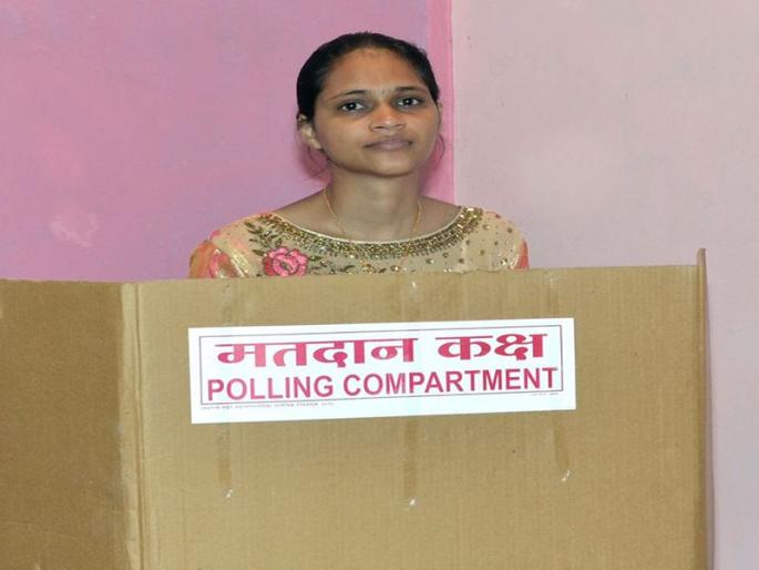 First and last poll of Mumukhu Ms Chetna Lunkad | मुमुक्षू सुश्री चेतना लुंकड यांचे पहिले अन् शेवटचे मतदान First and last poll of Mumukhu Ms Chetna Lunkad | मुमुक्षू सुश्री चेतना लुंकड यांचे पहिले अन् शेवटचे मतदान