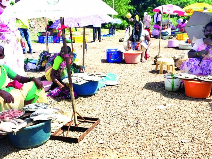 Vengurla residents waiting for a well-equipped fish market | वेंगुर्लावासीयांना सुसज्ज मच्छीमार्केटची प्रतीक्षा