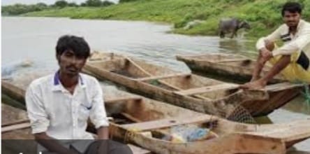 Fishermen worry about paying the lake contract amount | मासेमाऱ्यांना तलाव ठेक्याची रक्कम भरण्याची चिंता Fishermen worry about paying the lake contract amount | मासेमाऱ्यांना तलाव ठेक्याची रक्कम भरण्याची चिंता