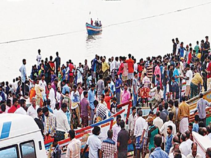 'Okhi' warns of coastal alert, fishermen should not venture into sea, sky will remain cloudy in Mumbai | ‘ओखी’मुळे किनारपट्टीला सतर्कतेचा इशारा, मच्छीमारांना समुद्रात न जाण्याचे आवाहन, मुंबईत आकाश ढगाळ राहणार