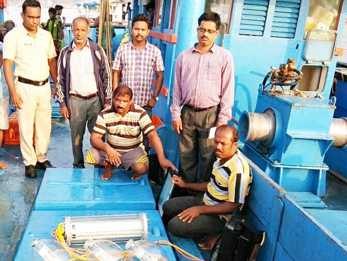 Fisheries Fishery: Boat fishing boats: Fishery's action | एलईडी मासेमारीचा धुमाकूळ : गोव्यातील नौका जेरबंद : मत्स्य विभागाची कारवाई Fisheries Fishery: Boat fishing boats: Fishery's action | एलईडी मासेमारीचा धुमाकूळ : गोव्यातील नौका जेरबंद : मत्स्य विभागाची कारवाई