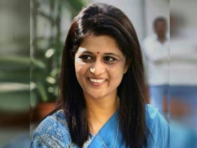 son in law of Congress leader Chakurkar Dr Archana Patil in BJP | काँग्रेसला मोठा धक्का! माजी केंद्रीय गृहमंत्री चाकूरकर यांच्या स्नूषा डॉ. अर्चना पाटील भाजपमध्ये son in law of Congress leader Chakurkar Dr Archana Patil in BJP | काँग्रेसला मोठा धक्का! माजी केंद्रीय गृहमंत्री चाकूरकर यांच्या स्नूषा डॉ. अर्चना पाटील भाजपमध्ये