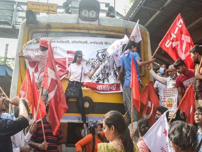 Bharat Bandh: Today is the second day of Bharat Bandh; On the first day, life was disrupted in many places | Bharat Bandh: भारत बंदचा आज दूसरा दिवस; पहिल्या दिवशी अनेक ठिकाणी जनजीवन विस्कळीत 