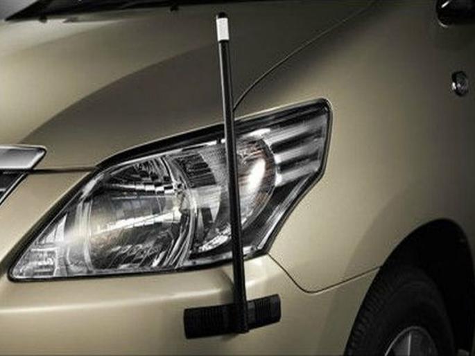 car flag pole useful for flag and understand side judgement | कारला झेंडा लावण्यासाठी असलेली दांडी साइड कळण्यासाठीही उपयुक्त car flag pole useful for flag and understand side judgement | कारला झेंडा लावण्यासाठी असलेली दांडी साइड कळण्यासाठीही उपयुक्त