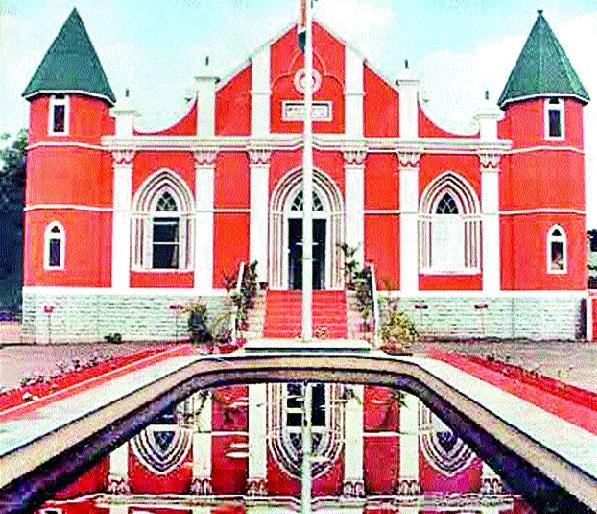 Rangarangoti two points and expenditure 22 million: Opposition questions in Phaltan municipality meeting | रंगरंगोटीला दोन गुण अन् खर्च २२ लाख : फलटण पालिकेच्या सभेत विरोधकांचा सवाल Rangarangoti two points and expenditure 22 million: Opposition questions in Phaltan municipality meeting | रंगरंगोटीला दोन गुण अन् खर्च २२ लाख : फलटण पालिकेच्या सभेत विरोधकांचा सवाल