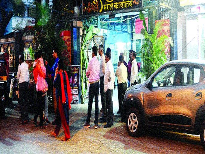 neglecting security measures in the House in Ambarnath and Badlapur | अंबरनाथ, बदलापुरात सभागृहांच्या सुरक्षाविषयक उपाययोजनांकडे दुर्लक्ष neglecting security measures in the House in Ambarnath and Badlapur | अंबरनाथ, बदलापुरात सभागृहांच्या सुरक्षाविषयक उपाययोजनांकडे दुर्लक्ष