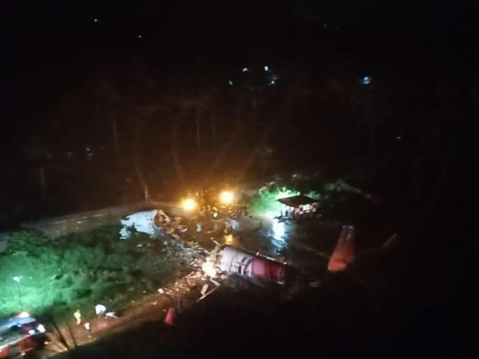 story air india express flight from dubai skidded while landing on kozhikode runway | अपघातात एअर इंडिया एक्स्प्रेसच्या विमानाचे दोन तुकडे झाले, पण...
