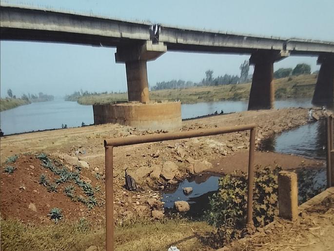 Should we bear the flood till the completion of the flood control project coming to Sangli along with Kolhapur, Need to remove silt, trees and silt from the riverbed | Kolhapur: महापूर नियंत्रणाचा प्रकल्प होईपर्यंत पूर सहन करायचा का?; नदीपात्रातील भराव, झाडे, गाळ काढण्याची गरज Should we bear the flood till the completion of the flood control project coming to Sangli along with Kolhapur, Need to remove silt, trees and silt from the riverbed | Kolhapur: महापूर नियंत्रणाचा प्रकल्प होईपर्यंत पूर सहन करायचा का?; नदीपात्रातील भराव, झाडे, गाळ काढण्याची गरज