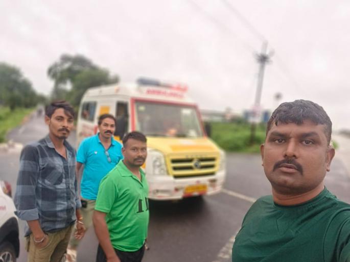 Chandrapur: Two women who were going to give birth were rescued from the flood | Chandrapur: प्रसुतीसाठी जाणाऱ्या दोन महिलांना पुरातून मोकळी करुन दिली वाट Chandrapur: Two women who were going to give birth were rescued from the flood | Chandrapur: प्रसुतीसाठी जाणाऱ्या दोन महिलांना पुरातून मोकळी करुन दिली वाट