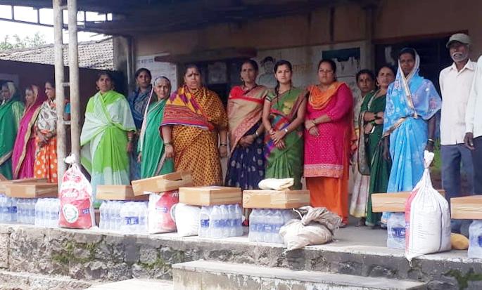 Over Rs 63 crore was deposited in the bank to help the flood-hit small businessman | पूरग्रस्त छोटे व्यावसायिकच्या मदतीसाठी 63 कोटीहून अधिक रक्कम बँकेत जमा Over Rs 63 crore was deposited in the bank to help the flood-hit small businessman | पूरग्रस्त छोटे व्यावसायिकच्या मदतीसाठी 63 कोटीहून अधिक रक्कम बँकेत जमा