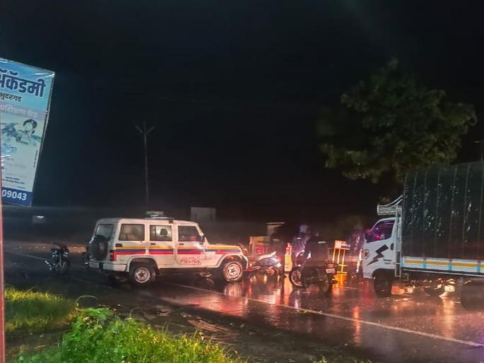 Kolhapur: Gargoti-Kolhapur highway finally closed to all vehicles | Kolhapur: गारगोटी-कोल्हापूर महामार्ग अखेर सर्व वाहनांना बंद Kolhapur: Gargoti-Kolhapur highway finally closed to all vehicles | Kolhapur: गारगोटी-कोल्हापूर महामार्ग अखेर सर्व वाहनांना बंद