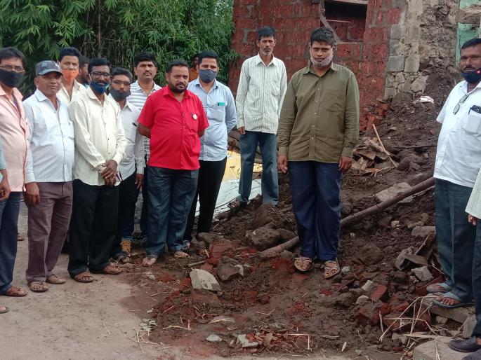 Provide Rs 5 lakh for construction of houses to flood affected construction workers | पुरग्रस्त बांधकाम कामगारांना घरबांधणीसाठी ५ लाख अनुदान द्या Provide Rs 5 lakh for construction of houses to flood affected construction workers | पुरग्रस्त बांधकाम कामगारांना घरबांधणीसाठी ५ लाख अनुदान द्या