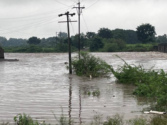 Heavy rains batter roads, rivers flooded; Heavy rains for 10 to 12 days | परतीच्या पावसाचा तडाखा, रस्ते जलमय, नद्यांना पूर; १० ते १२ दिवसांपासून कधी मुसळधार