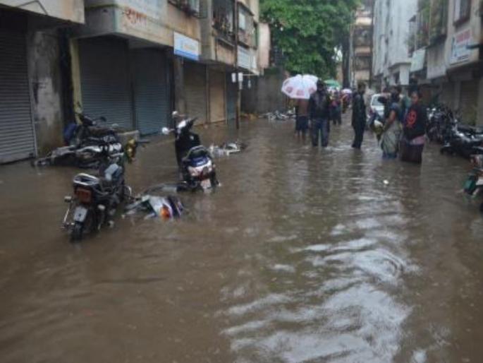 pune rain news flood waters recede, flood victims reach home | पुराचे पाणी ओसरले, पूरबाधितांनी घर गाठले pune rain news flood waters recede, flood victims reach home | पुराचे पाणी ओसरले, पूरबाधितांनी घर गाठले