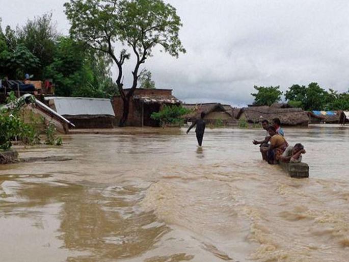 Heavy Rainfall in Uttar Pradesh kills 47 | उत्तर प्रदेशात मुसळधार पावसाने ४७ जणांचा मृत्यू Heavy Rainfall in Uttar Pradesh kills 47 | उत्तर प्रदेशात मुसळधार पावसाने ४७ जणांचा मृत्यू