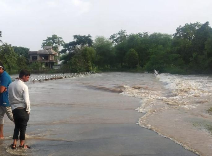 Panganga river flood; Buldana-Chikhali road closed | पैनगंगा नदीला पुर; बुलडाणा-चिखली मार्ग बंद