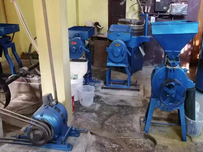 Death of the owner after being caught in the belt of the mill | गिरणीच्या पट्ट्यात अडकून जखमी झालेल्या मालकाचा मृत्यू Death of the owner after being caught in the belt of the mill | गिरणीच्या पट्ट्यात अडकून जखमी झालेल्या मालकाचा मृत्यू