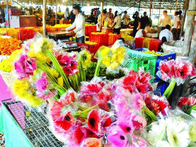 Nashik, the ten-wheeler market has collapsed | रा.स्व.संघाचे संचालन-उत्सव संपन्न, दस-यालाही बाजार गडगडला