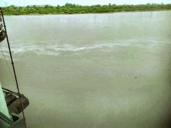 Ashes of power station again in Kanhan river, Nagpur water supply disrupted | Nagpur | कन्हान नदीत पुन्हा वीज केंद्राची राख, पाणीपुरवठा प्रभावित