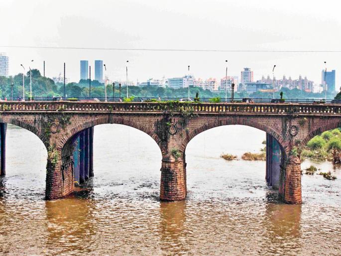There is no structural audit of as many as 60 bridges in the city; only 38 bridges have been structurally audited. | शहरातील तब्बल ६० पुलांचे स्ट्रक्चरल ऑडिटच नाही; अवघ्या ३८ पुलांचे स्ट्रक्चरल ऑडिट There is no structural audit of as many as 60 bridges in the city; only 38 bridges have been structurally audited. | शहरातील तब्बल ६० पुलांचे स्ट्रक्चरल ऑडिटच नाही; अवघ्या ३८ पुलांचे स्ट्रक्चरल ऑडिट