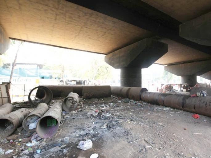 The question of the safety of the flyovers | उड्डाणपुलांच्या सुरक्षेचा प्रश्न The question of the safety of the flyovers | उड्डाणपुलांच्या सुरक्षेचा प्रश्न