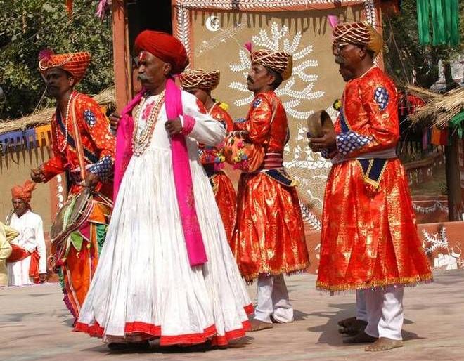Good news: a half-time increase honorarium in respect for folk artists | आनंदाची बातमी : लोककलावंतांच्या मानधनात दीडपट वाढ
