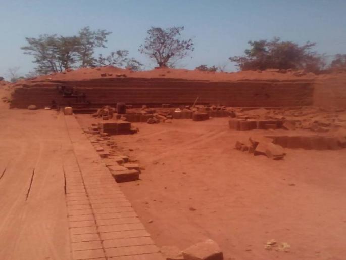 Illegal painting crime against two brothers in phonda Goa | बेकायदा चिरेखाण; दोघा भावांवर गुन्हा, दहा लाखांचा माल चोरल्याचा ठपका Illegal painting crime against two brothers in phonda Goa | बेकायदा चिरेखाण; दोघा भावांवर गुन्हा, दहा लाखांचा माल चोरल्याचा ठपका