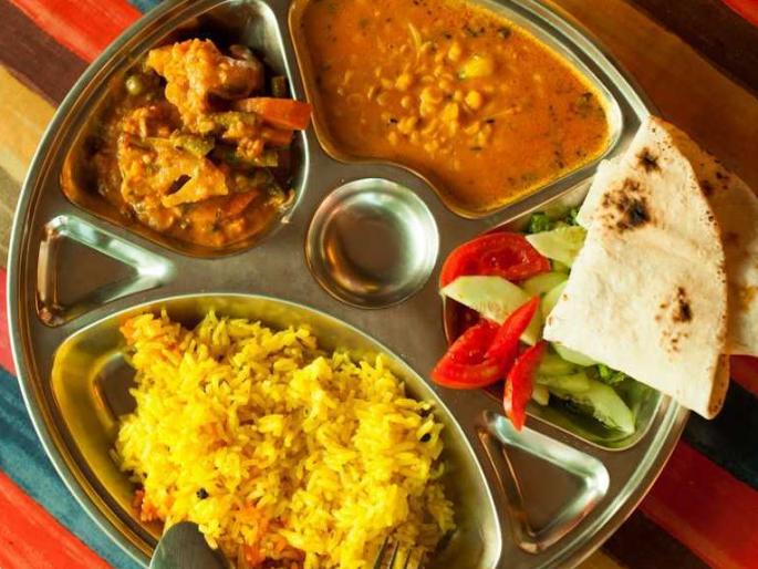 students disadvantaged from nutrition | नाशिकला पोषण आहारापासून विद्यार्थी वंचित