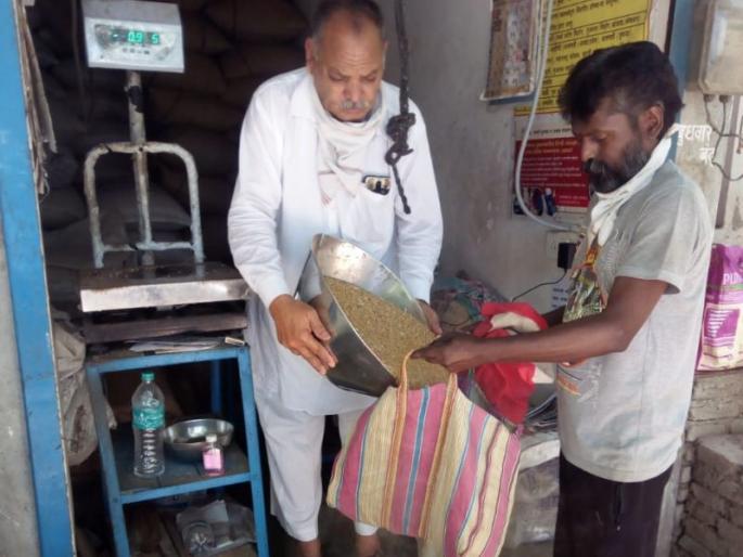 Pick up grain at a discounted price! | सवलतीच्या दरातील धान्याची होईना उचल! Pick up grain at a discounted price! | सवलतीच्या दरातील धान्याची होईना उचल!