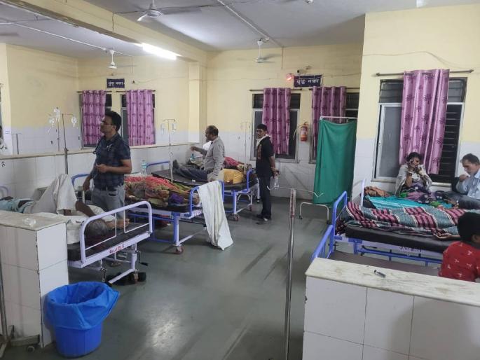 Two hundred people were poisoned by the food for the padayatra, the padayatra of Mahanubhava Panthiya | पदयात्रेसाठीच्या भोजनातून दोनशे जणांना झाली विषबाधा, महानुभाव पंथीयांची पदयात्रा Two hundred people were poisoned by the food for the padayatra, the padayatra of Mahanubhava Panthiya | पदयात्रेसाठीच्या भोजनातून दोनशे जणांना झाली विषबाधा, महानुभाव पंथीयांची पदयात्रा