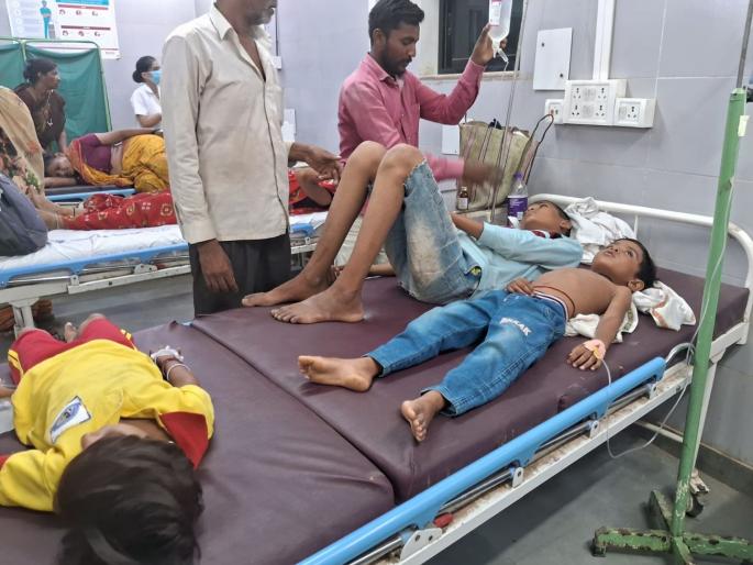 More than 80 people poisoned by eating panipuri; treatment for patients in Pimpri, Chandsani, Kamalgaon started | पाणीपुरी खाल्ल्याने ८० पेक्षा अधिक जणांना विषबाधा;पिंप्री, चांदसणी, कमळगाव येथील रुग्णांवर उपचार सुरू More than 80 people poisoned by eating panipuri; treatment for patients in Pimpri, Chandsani, Kamalgaon started | पाणीपुरी खाल्ल्याने ८० पेक्षा अधिक जणांना विषबाधा;पिंप्री, चांदसणी, कमळगाव येथील रुग्णांवर उपचार सुरू