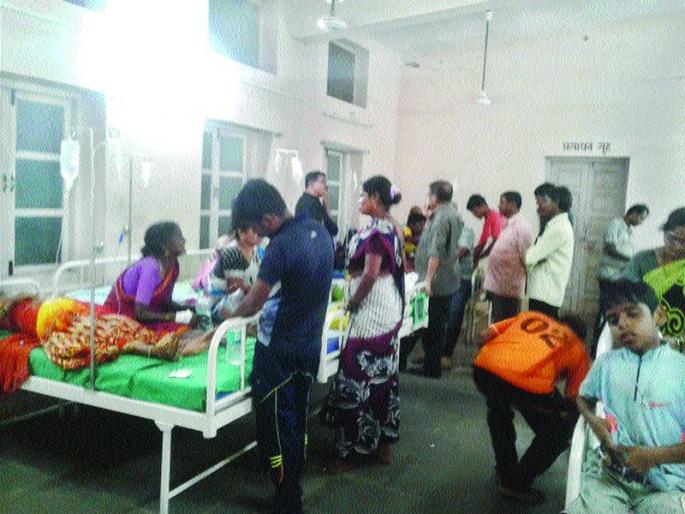 Food poisoning for villagers in shade | सावलीतील ग्रामस्थांना जेवणातून विषबाधा Food poisoning for villagers in shade | सावलीतील ग्रामस्थांना जेवणातून विषबाधा