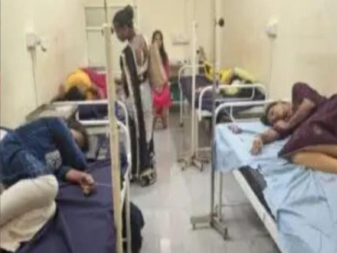 11 women poisoned after eating Pedha in Guhagar Ratnagiri | Ratnagiri: गुहागरमध्ये पेढा खाल्ल्याने ११ महिलांना विषबाधा, रुग्णालयात उपचारांसाठी दाखल