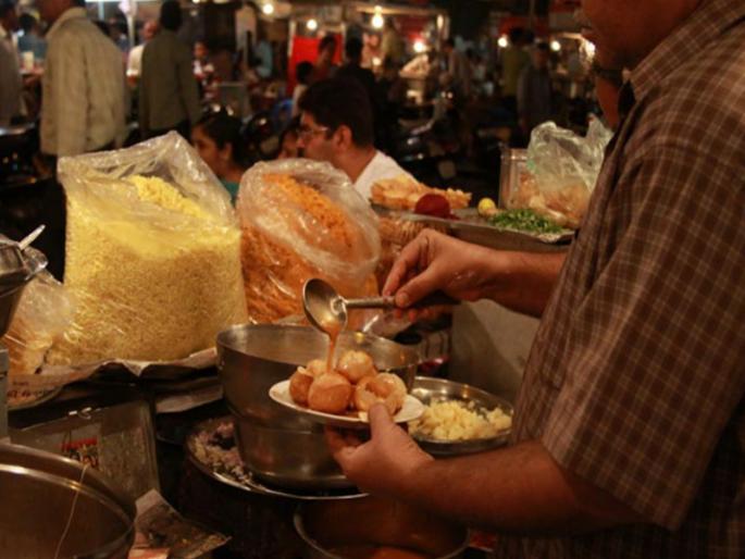 Police officers should not take unlawful action | पोलीस अधिकाऱ्यांनी पथारी व्यावसायिकांवर बेकायदेशीर कारवाई करू नये Police officers should not take unlawful action | पोलीस अधिकाऱ्यांनी पथारी व्यावसायिकांवर बेकायदेशीर कारवाई करू नये