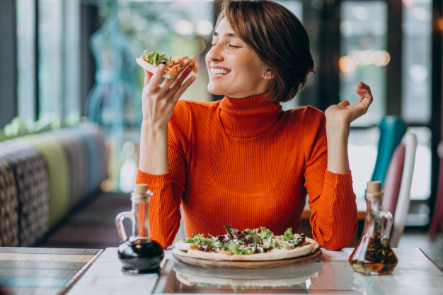 Are you a food addict? Take this list and check it out. | तुम्ही फूड ॲडिक्ट आहात का? ही घ्या लिस्ट आणि तपासून पहा...