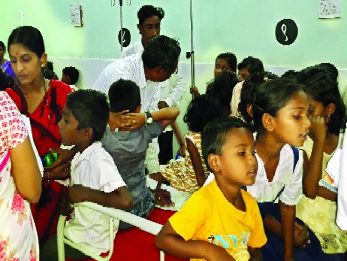 40 children poisoned after eating straw | हाडोळीत चिवडा खाल्ल्याने ४० बालकांना विषबाधा