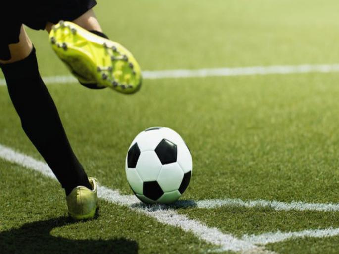 Went to meet a friend; hit by a tanker, football player dies in Pune, driver arrested | मित्राला भेटण्यासाठी निघाला; टँकरची जोरदार धडक, पुण्यात फुटबॉलपटूचा मृत्यू, चालकाला अटक Went to meet a friend; hit by a tanker, football player dies in Pune, driver arrested | मित्राला भेटण्यासाठी निघाला; टँकरची जोरदार धडक, पुण्यात फुटबॉलपटूचा मृत्यू, चालकाला अटक