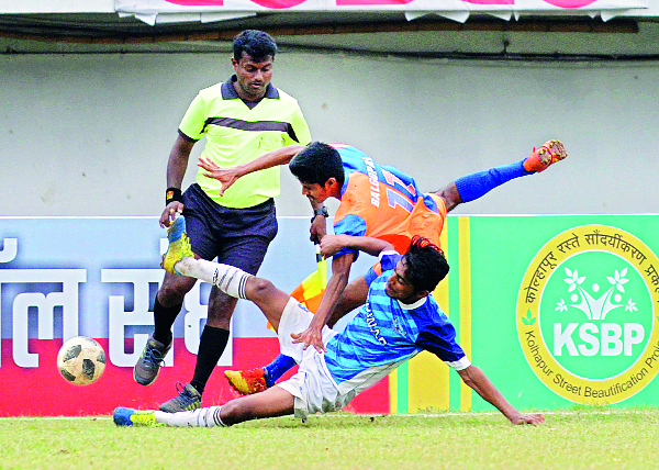 Balagopal, Pataat-Chanu-Phulewadi, concludes Khandoba teams' challenge | बालगोपाल, पाटाकडील साखळी फेरीत-फुलेवाडी, खंडोबा संघांचे आव्हान संपुष्टात Balagopal, Pataat-Chanu-Phulewadi, concludes Khandoba teams' challenge | बालगोपाल, पाटाकडील साखळी फेरीत-फुलेवाडी, खंडोबा संघांचे आव्हान संपुष्टात